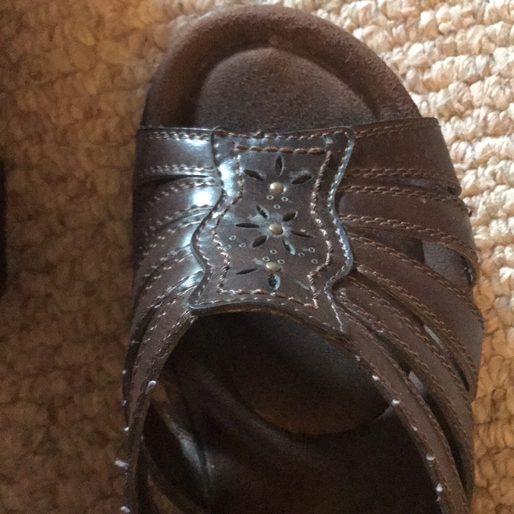 Rialto Sandals - Picture 2 of 6